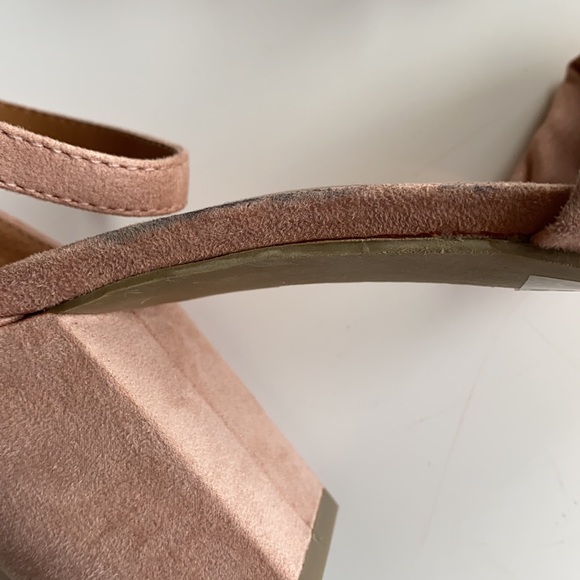 ⭐️3/$15 Report pink vegan suede block heel sandals - Picture 2 of 8